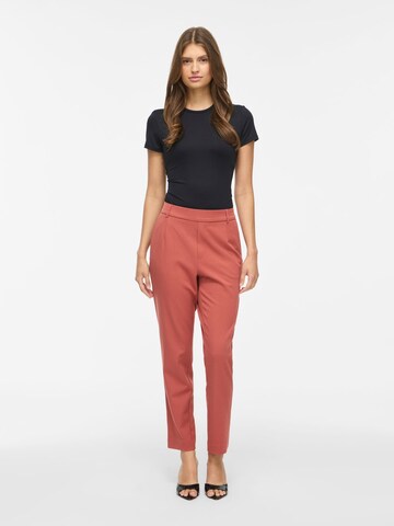 Slimfit Pantaloni con pieghe 'VIVarone' di VILA in rosso
