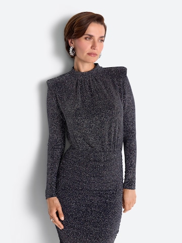 Rich & Royal - Vestido en negro: frente