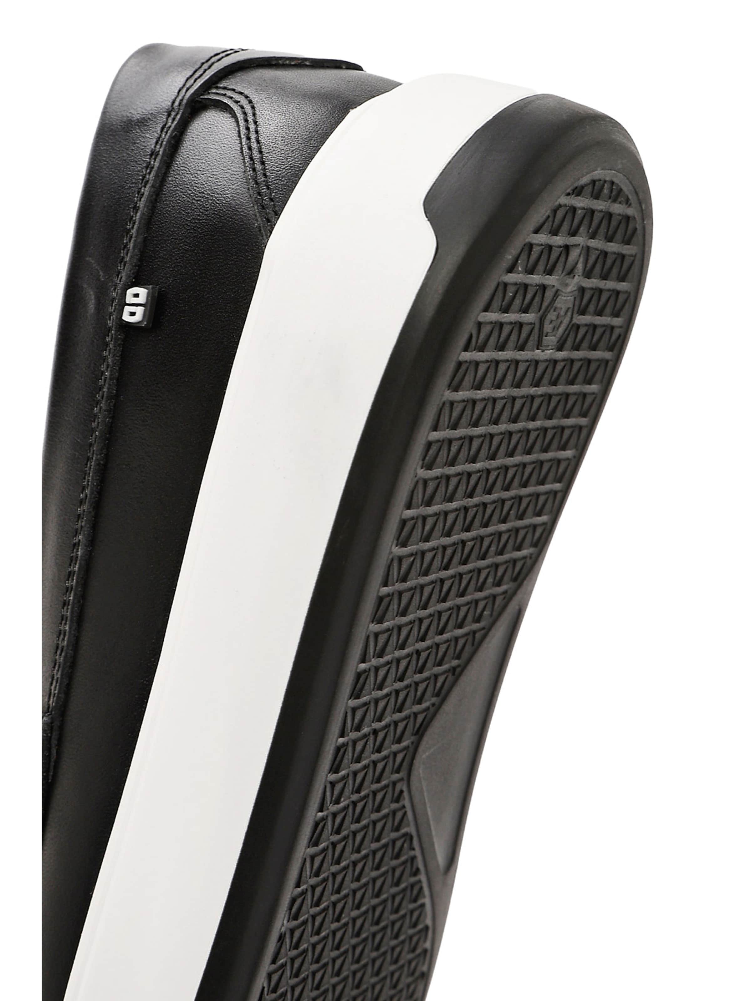 Chaussure basse Derimod en noir