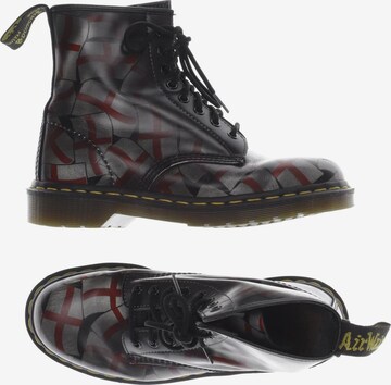 Dr. Martens Dress Boots in 39 in Grey: front
