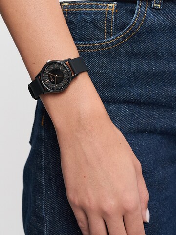 s.Oliver Analoguhr in Schwarz