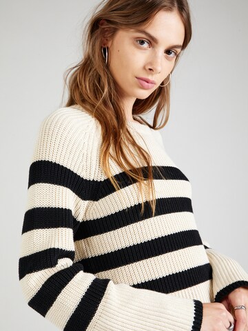 ABOUT YOU Pullover 'Svenja' in Beige