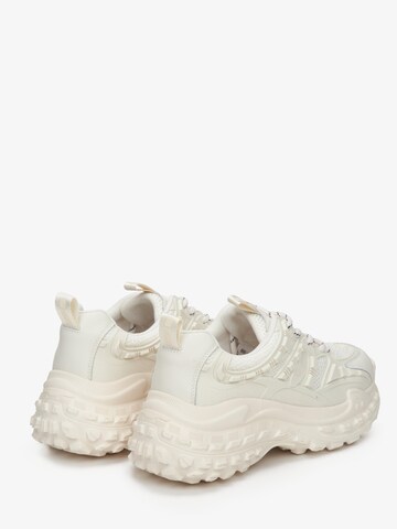 Estro Sneakers '8880' in Beige