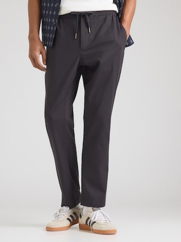SCOTCH & SODA Tapered Trousers in Black: front