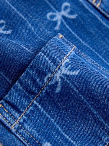 Next Overall in Blau