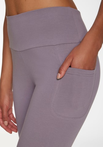 LASCANA ACTIVE Loosefit Sporthose in Lila