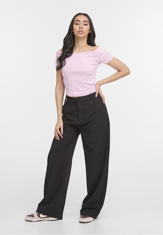 2Y Studios - Pierna ancha Pantalón plisado 'Talia' en negro