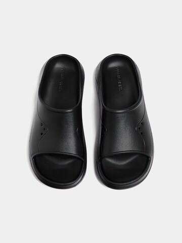 Pull&BearNatikače s potpeticom - crna boja