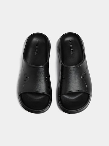 Pull&Bear Pantolette in Schwarz