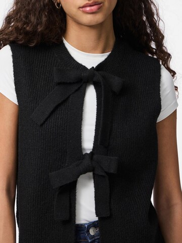 PIECES Knitted vest 'PCSilly' in Black