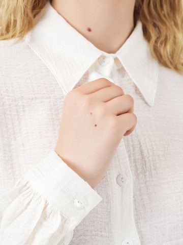 Bigdart Blouse in White