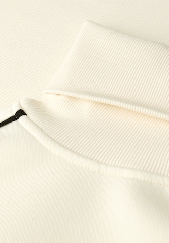 STREET ONE Sweatshirt in Beige