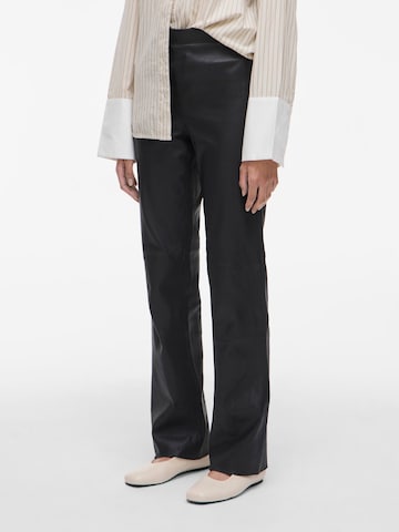 ROUGE EDIT Regular Broek in Zwart: voorkant