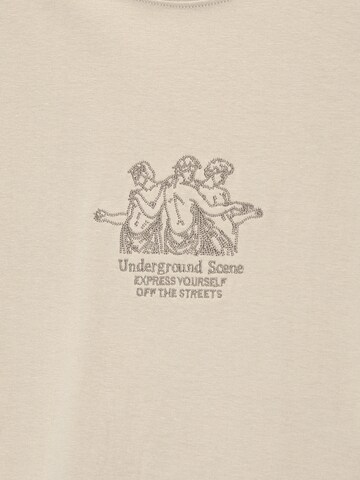 Pull&Bear T-Shirt in Beige
