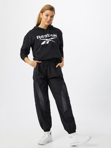 Reebok Sweatshirt 'Identity' in Schwarz