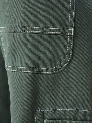 regular Pantaloni cargo di Bershka in grigio