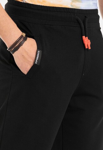 CIPO & BAXX Regular Shorts in Schwarz