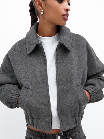 Veste mi-saison Pull&Bear en gris