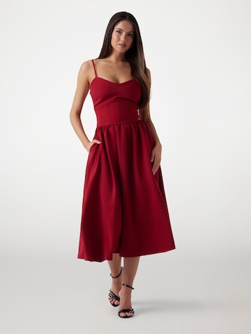 GUESS Kleid in Rot: Vorderseite