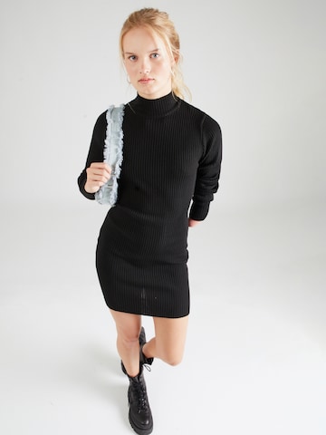 TrendyolPletena haljina - crna boja