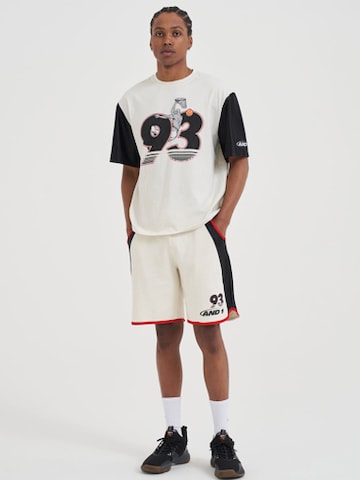AND1 Regular Shorts in Beige