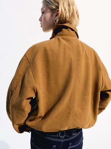 Giacca di mezza stagione di Bershka in marrone