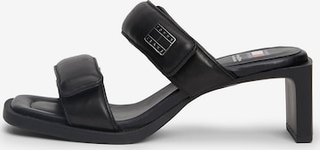 Tommy Jeans Mules in Black: front