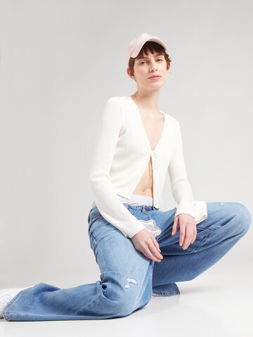 Cardigan Monki en blanc