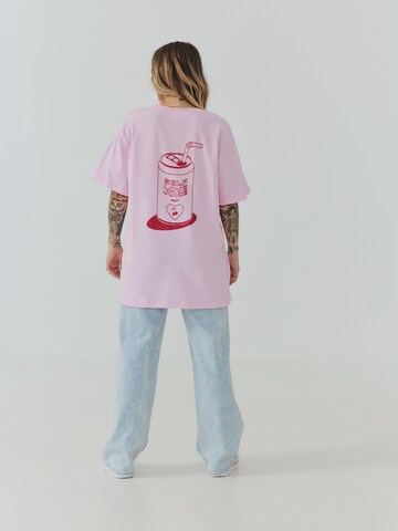 ABOUT YOU x Sharlota T-shirt 'Ida' i rosa