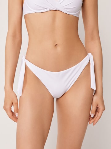 CALZEDONIA Bikini Bottoms 'Premium Fit' in White: front
