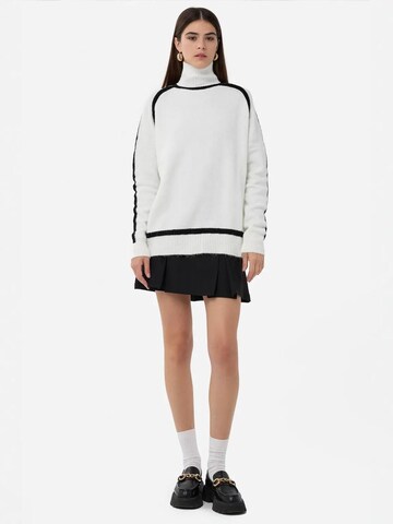 Hiccup Pullover in Weiß: Vorderseite