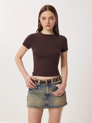 Maglietta 'T-Shirts' di Happiness İstanbul in marrone