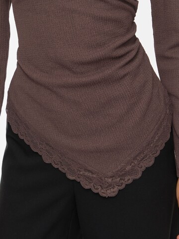 VILA - Camiseta 'VIWanni' en marrón