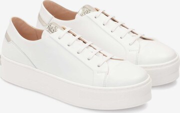 Baskets basses Kazar en blanc