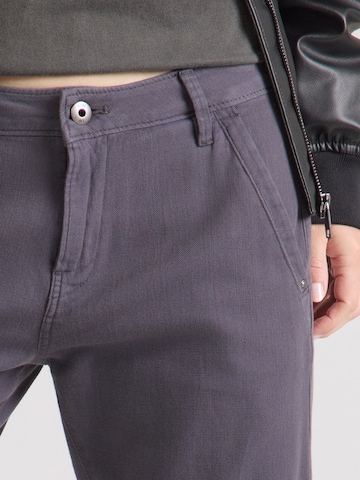 Tapered Pantaloni chino 'Kate' di G-STAR in grigio