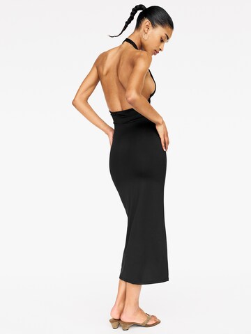 Robe d’été Pull&Bear en noir