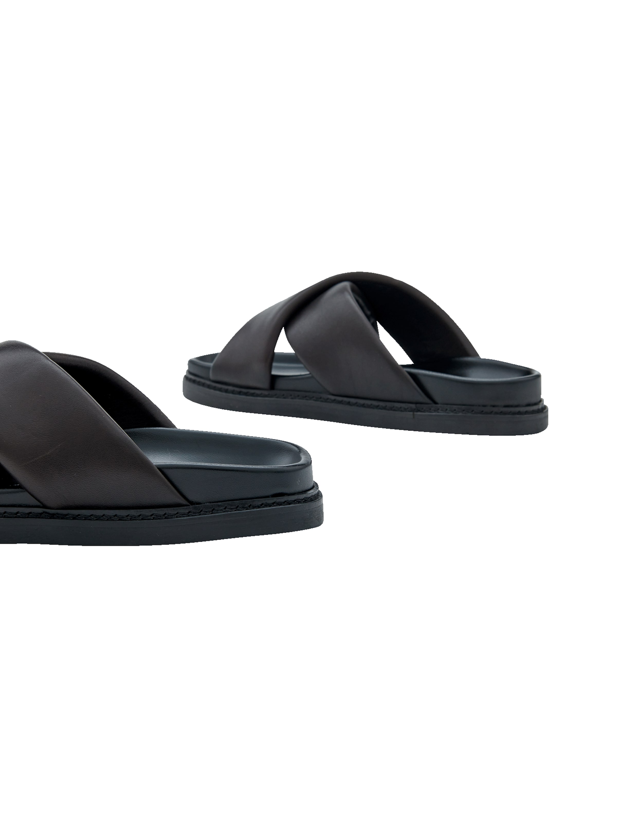 Zoccoletto 'Marniq' di EDITED in marrone