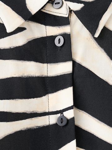 Rochie tip bluză 'Apple' de la MANGO pe negru