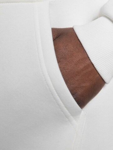 Smilodox Sweatshirt 'Rylee' in Weiß