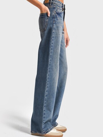 IT'S BASIC Regular Jeans 'Straight Mid Rise Jeans' in Blauw