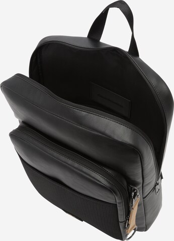 Calvin Klein Jeans Regular Backpack in Black