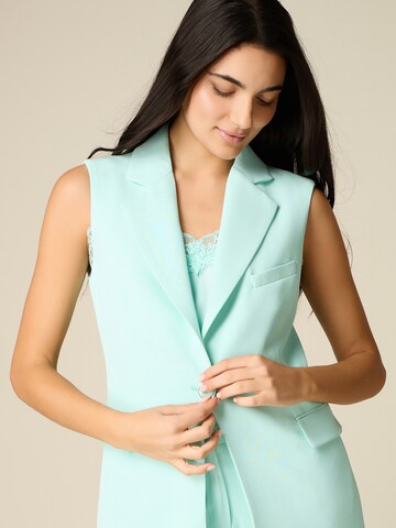 oltre Vest in Green