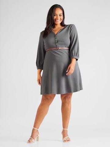 Robe 'Ilona' ABOUT YOU Curvy en vert