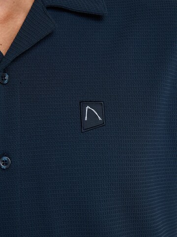 T-Shirt CHASIN' en bleu