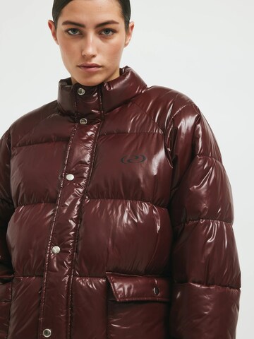 Résumé Talvitakki 'Colbie' värissä ruskea