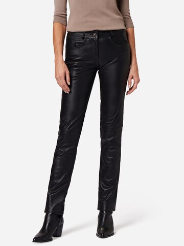 RICANO - Slimfit Pantalón 'Dorin' en negro: frente
