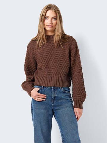 Pullover di Noisy may in marrone: frontale