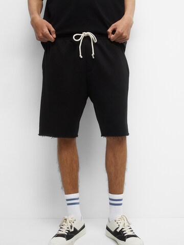 Pull&Bear Loosefit Shorts in Schwarz: predná strana