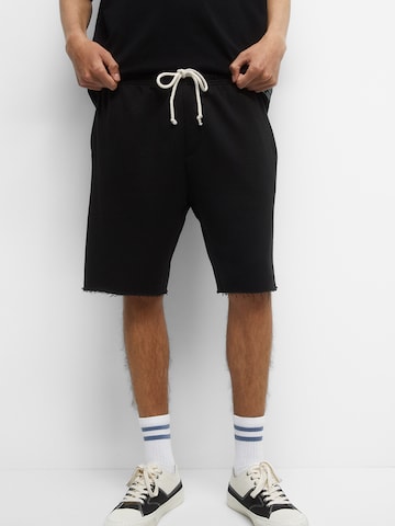 Pull&Bear Loosefit Shorts in Schwarz: predná strana