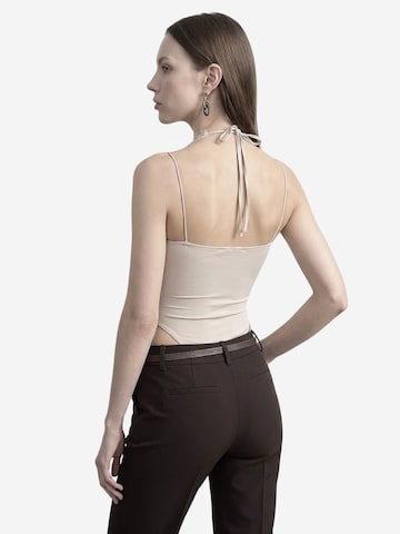 Body a camicia 'Bodys' di Dilvin in beige